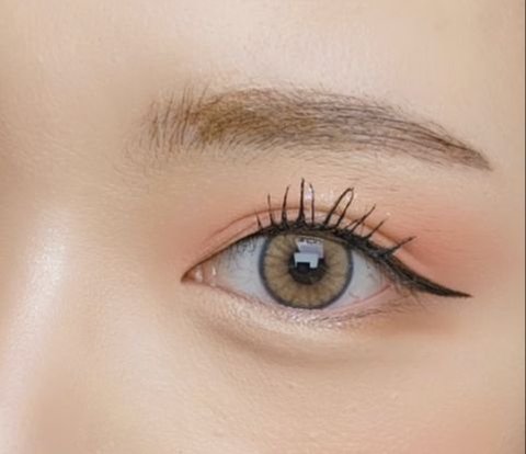 Natural Eye Makeup Can Still Stand Out with This Trick