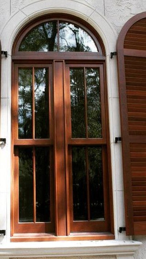 Beberapa desain jendela kayu yang timeless ini bisa bikin rumah makin estetik, cocok dijadikan inspirasi. Yuk, simak!