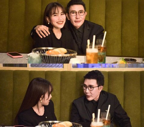 10 Photos of Ayu Ting Ting Having Dinner with Another Man After Rumored Breakup from TNI Boyfriend & Deleting IG Photos