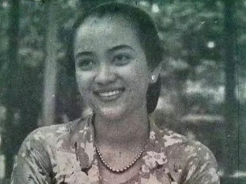 Similar to Mawar De Jongh, Portrait of Gusti Nurul Putri Solo's Youth who Rejects Soekarno's Proposal