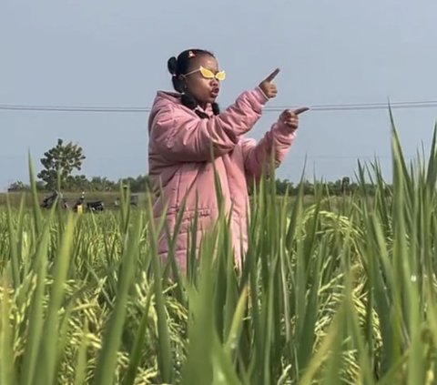 Portrait of the Real Figure Nuraini who Went Viral on TikTok 'Nge-DJ' Using Simple Tools