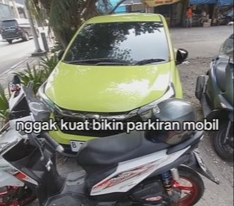 Halangi Bengkel, Mobil Ini Numpang Seakan Tak Punya Tempat Parkir Pribadi