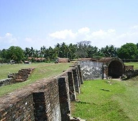 Melihat Watu Gilang, Batu Bersejarah Tempat Penobatan Raja Banten yang Penuh Misteri
