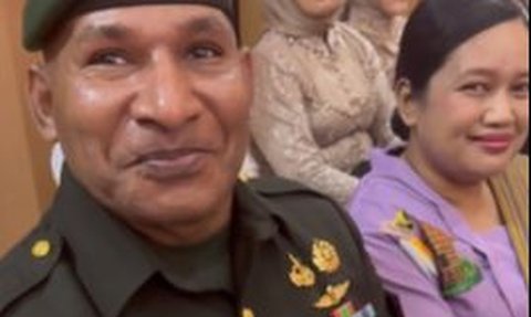 Mata Berkaca-kaca, Bintara TNI Bangga Anaknya Lulus Akpol Kini jadi Perwira Polisi