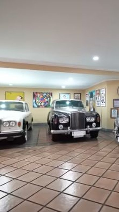 Garasi Rumah Bambang Soesatyo Berisi Mobil Klasik Mewah<br>