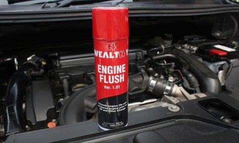 Berikut adalah daftar 10 cairan Engine Flush terbaik yang direkomendasikan untuk mesin mobil.