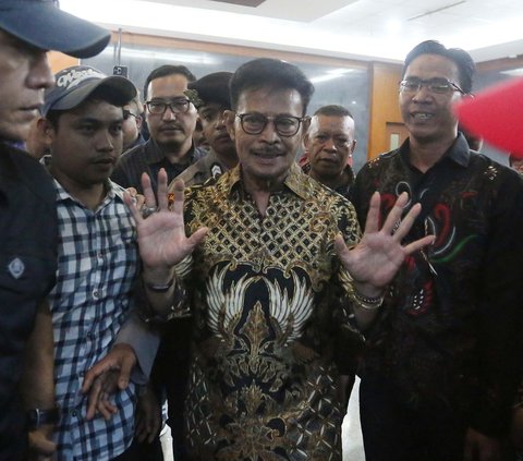 FOTO: Ekspresi SYL Dituntut 12 Tahun Penjara, Hal Memberatkan Korupsi dengan Motif Tamak