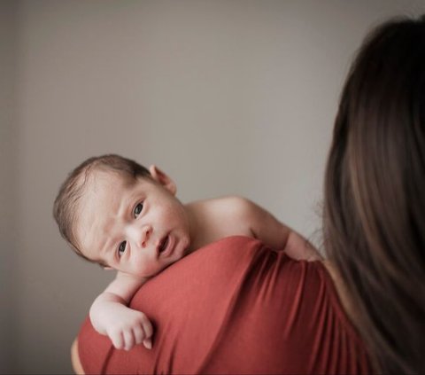 Sejumlah Manfaat Kesehatan dari Menggendong Bayi, Berdampak pada Orangtua dan Buah Hati