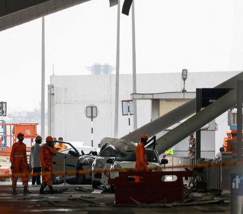 FOTO: Kondisi Atap Bandara di India Runtuh Akibat Hujan Lebat hingga Jatuhkan Korban Jiwa