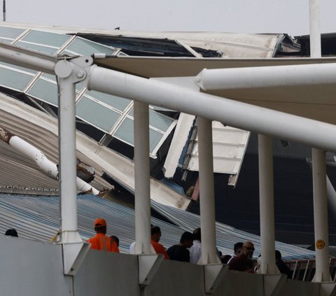 FOTO: Kondisi Atap Bandara di India Runtuh Akibat Hujan Lebat hingga Jatuhkan Korban Jiwa