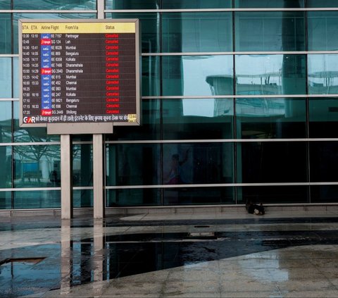 FOTO: Kondisi Atap Bandara di India Runtuh Akibat Hujan Lebat hingga Jatuhkan Korban Jiwa