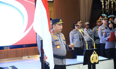 Momen Kapolri Pimpin Kenaikan Pangkat 31 Pati, Agung Setya Imam Effendi dan Syahardiantono Resmi Jabat Komjen