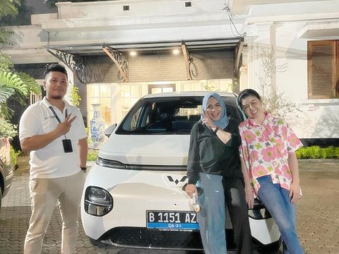 Potret Mobil Baru Desiree 'Mami Toko' Hadiah dari Rieta Amalia: Padahal Ultah Masih Lama