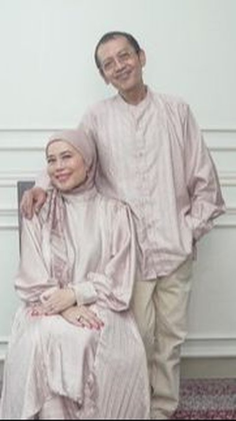 Potret Harmonis Keluarga Dewi Yull dan Suaminya, Tetap Romantis Diusia Pernikahan 16 Tahun