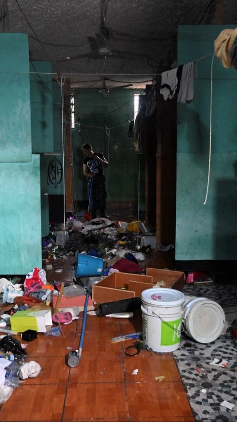 FOTO: 400 Polisi Guatemala Geledah Penjara Geng Barrio 18 yang Ditakuti, Isinya Ada Televisi, Kulkas hingga Hewan Buas