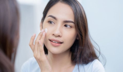 Memilih sunscreen bukan hanya berdasarkan merek, tapi juga kebutuhan dan kondisi lingkungan. Kamu juga bisa menemukan produk yang nyaman sesuai kebutuhanmu.