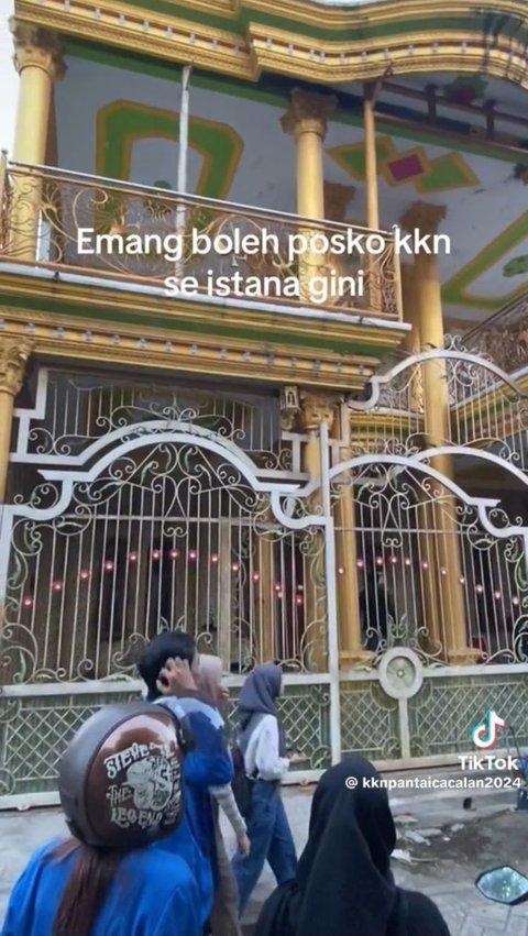 Mahasiswa UNIBA Dapat Posko KKN Bak Istana, Begini Komentar Warganet