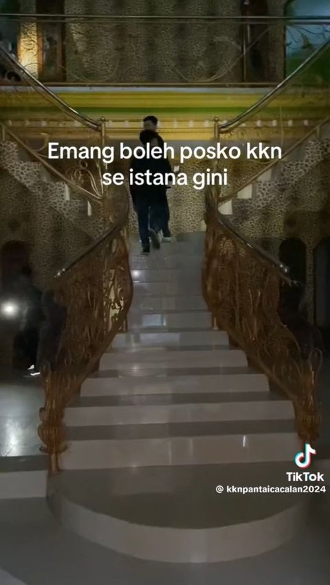 Mahasiswa UNIBA Dapat Posko KKN Bak Istana, Begini Komentar Warganet