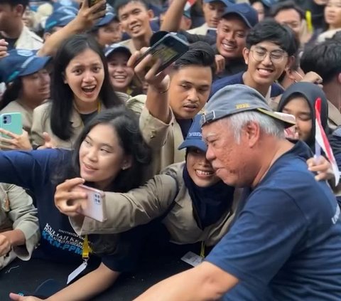 Momen keseruan pelepasan KKN PPM UGM 2024, ada menteri PUPR hingga pemecahan rekor muri.