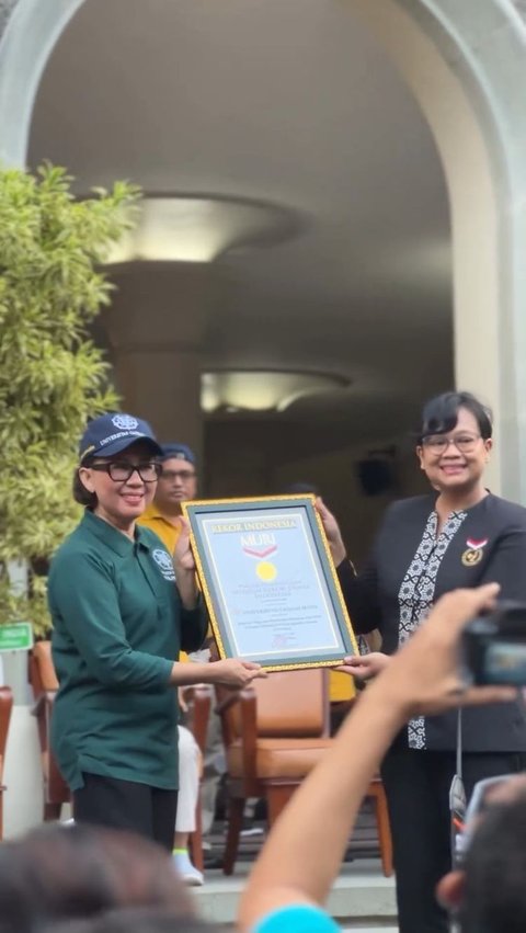 Momen Keseruan Pelepasan KKN PPM UGM 2024, Ada Menteri PUPR hingga Pemecahan Rekor Muri