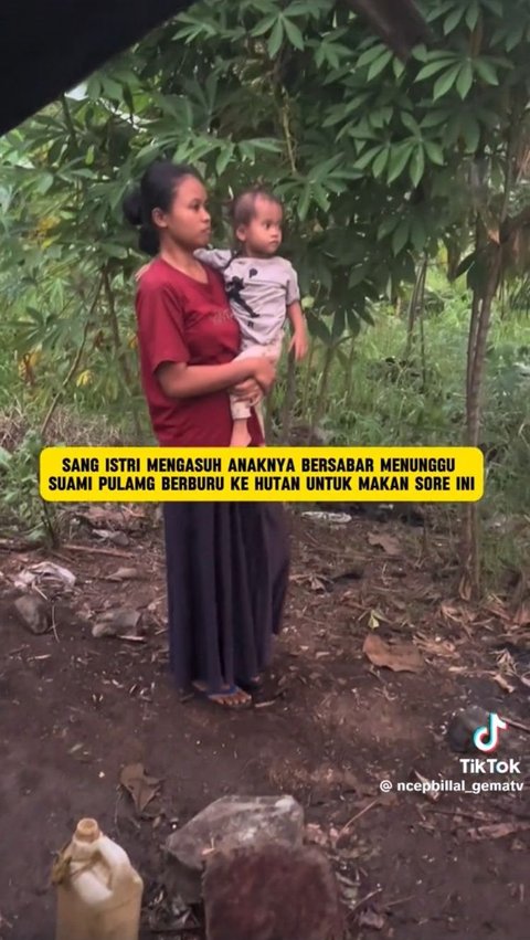 Viral Satu Keluarga Tinggal di Gubuk Tak Layak Huni di Tengah Hutan, Bikin Pilu