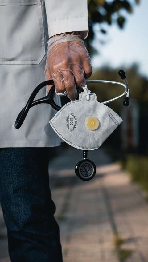 Penumonia adalah infeksi saluran pernapasan akut yang menyerang paru-paru.