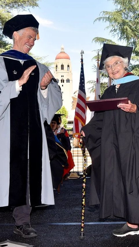 83 Years After Leaving College, 105-Year-Old Grandmother Finally Graduates with a Master's from Stanford