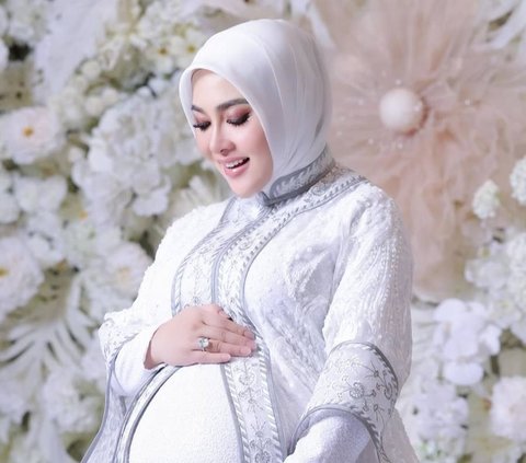 Fakta-fakta Syahrini Hamil Anak Pertama, Bobot Naik 18 Kg & Alami Ngidam yang Mahal nan Unik