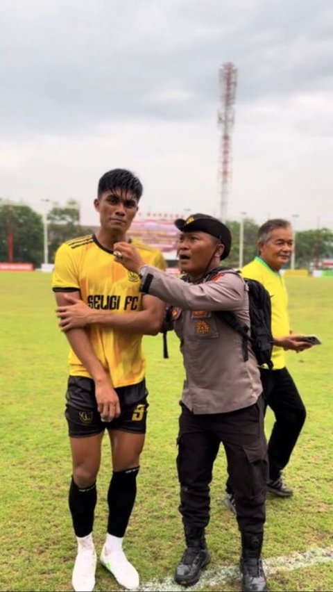 Sananta Bela Kampung Kapolda Kepri Langsung Cetak Gol<br>