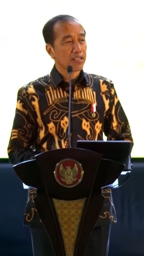 Momen Jokowi Tegur Bobby Nasution di Depan Wali Kota se-Indonesia