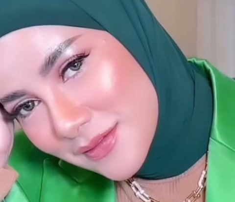 Combine a Rp1.2 Billion Necklace and Neon Green Blazer, See the 'Glowing' Appearance of Olla Ramlan