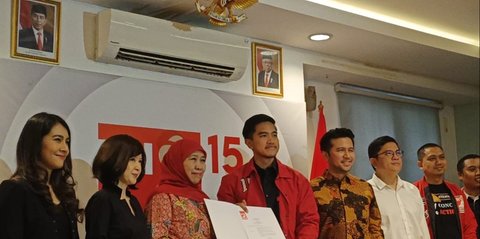 Surat Rekomendasi Diserahkan Kaesang, PSI Resmi Dukung Khofifah-Emil Dardak di Pilgub Jatim<br>