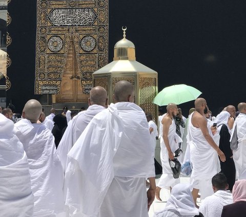 The Story of a Garbage Collector Going on Hajj, 13 Years of Saving Finally Able to Go to the Holy Land