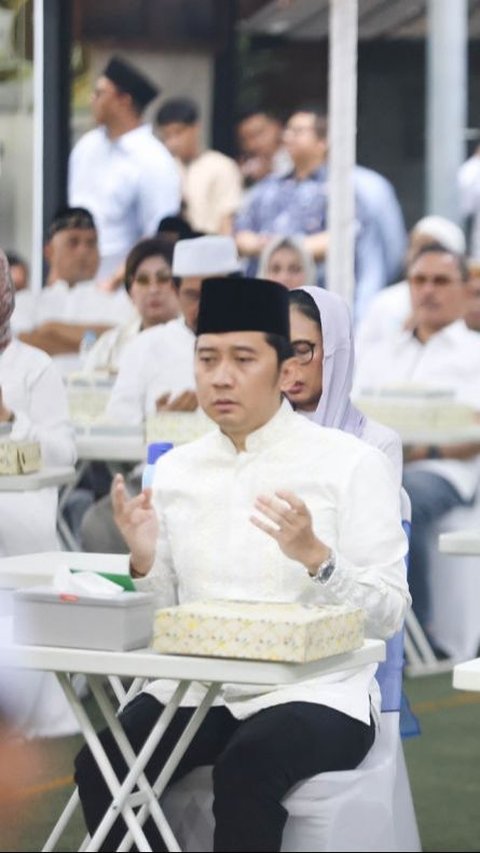 Touching Moment of Ibas Yudhoyono and Aliya Rajasa's Religious Study Before Going on Hajj