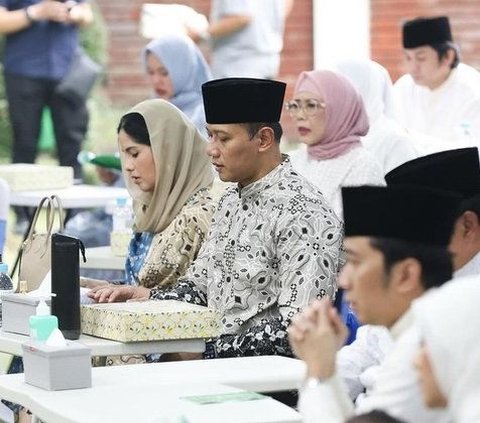 Touching Moment of Ibas Yudhoyono and Aliya Rajasa's Religious Study before Going on Hajj