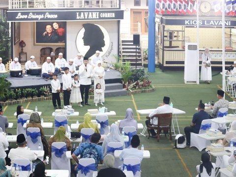 Touching Moment of Ibas Yudhoyono and Aliya Rajasa's Religious Study before Going on Hajj