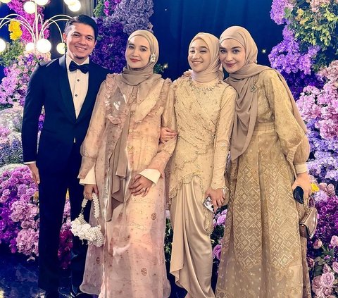 6 Inspirasi Model Kebaya Kondangan dengan Hijab dari Zaskia dan Shireen Sungkar