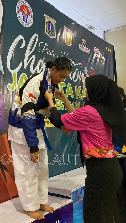 Bikin Bangga! Dua Srikandi TNI AL Tumbangkan Lawan Raih Medali di Karate Tingkat Internasional