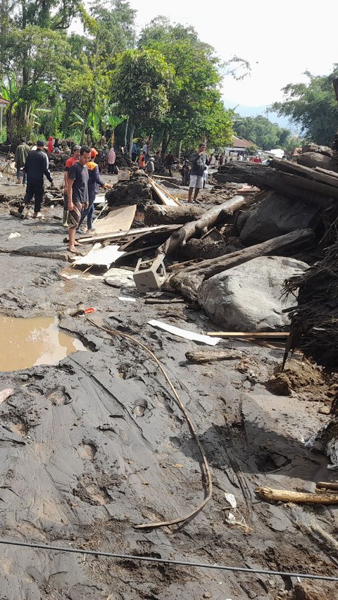 Hampir Sebulan Pascabanjir Lahar Dingin Gunung Marapi, 10 Korban Belum Ditemukan