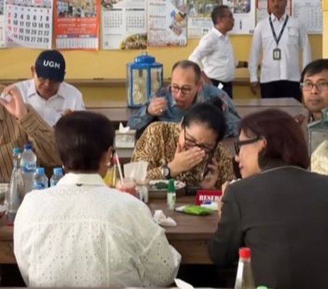Ditemani Rektor dan Dekan UGM, Intip Momen Menlu Retno Marsudi Kunjungi Warung Makan Andalannya Semasa Kuliah