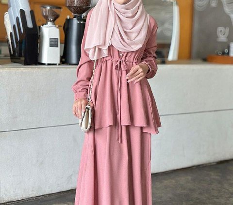 Inspiration for an all-pink look, suitable for attending a wedding on the weekend