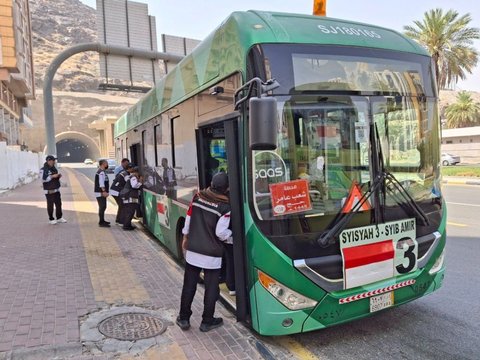 FOTO: Intip Kenyamanan Bus Shalawat Gratis Khusus Jemaah Haji Lansia dan Disabilitas Pengguna Kursi Roda di Makkah