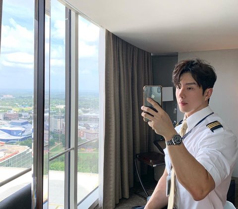 Portrait of Handsome Pilot from Korea, Many Fans Want to be Passengers