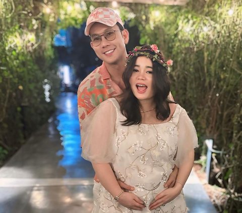 6 Artis Ini Abadikan Momen Kehamilan Pertama di Tahun 2024, Syahrini Makin Sering Pamer Baby Bump