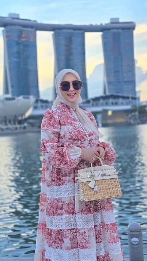 Cantik! Jadi Calon Ibu, ini 8 Foto Terbaru Syahrini di Singapura saat Usia Kehamilan 31 Minggu