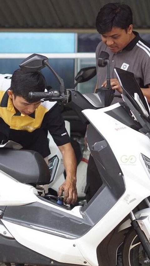 Motor listrik yang mengalami kerusakan.
