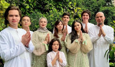 Momen Kedekatan Ahmad Dhani Kumpul dengan 7 Anaknya, Rame!