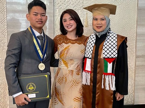 Portrait of Gabriel, Dewi Perssik's Adopted Child Who Just Graduated from High School