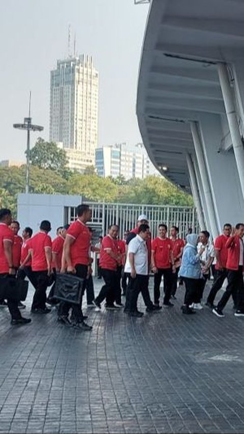 Ditemani Kaesang, Jokowi Tonton Laga Timnas Indonesia vs Irak di GBK