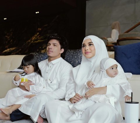 Sad Imagining Leaving Her Two Daughters, Aurel Hermansyah Can't Stop Crying Before Going on Hajj